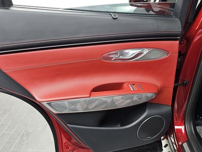 2021 Genesis GV70 — миниатюра 15