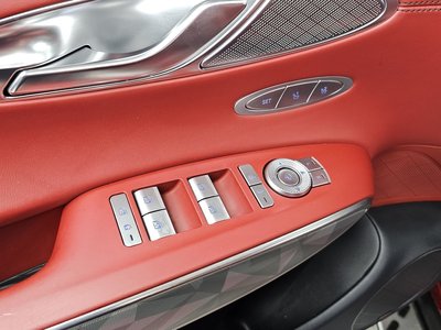 2021 Genesis GV70 — миниатюра 30