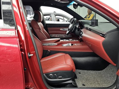 2021 Genesis GV70 — миниатюра 17