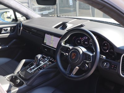 2020 Porsche CAYENNE thumbnail 21