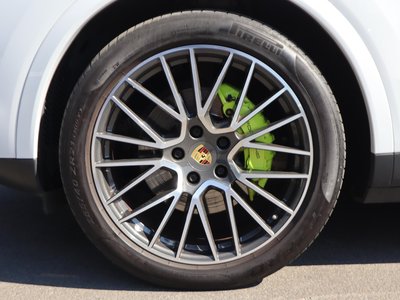 2020 Porsche CAYENNE thumbnail 17