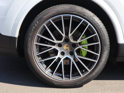 2020 Porsche CAYENNE thumbnail 18