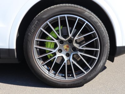 2020 Porsche CAYENNE thumbnail 16