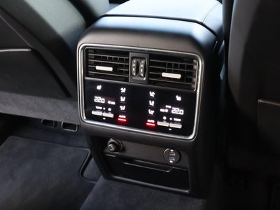 2020 Porsche CAYENNE thumbnail 30