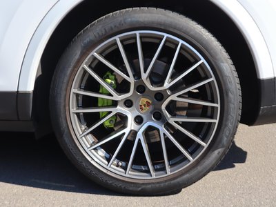 2020 Porsche CAYENNE thumbnail 19