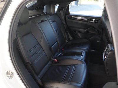 2020 Porsche CAYENNE thumbnail 34