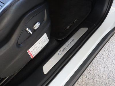 2020 Porsche CAYENNE thumbnail 35