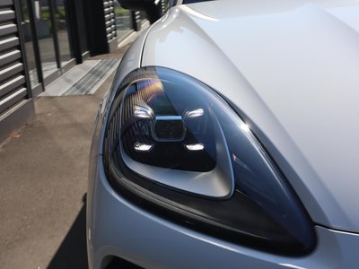 2020 Porsche CAYENNE thumbnail 12