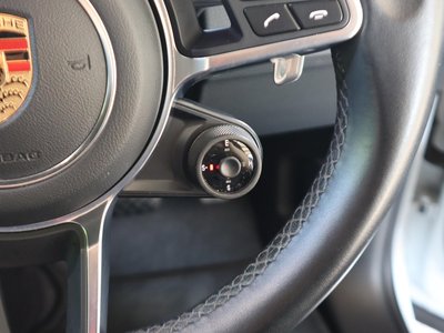 2020 Porsche CAYENNE thumbnail 25