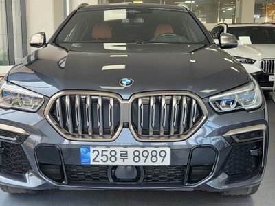 2022 BMW X6 photo 2