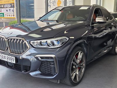 2022 BMW X6 photo 1