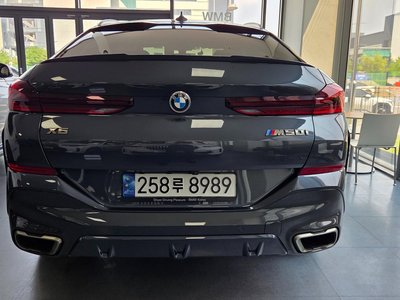 2022 BMW X6 photo 3