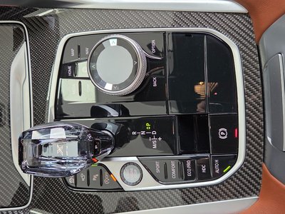 2022 BMW X6 photo 9
