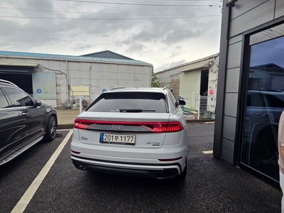 AUDI Q8 - 5