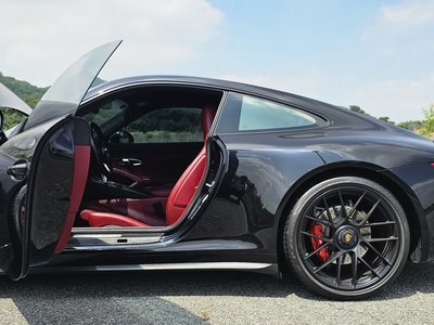 PORSCHE 911 - 6