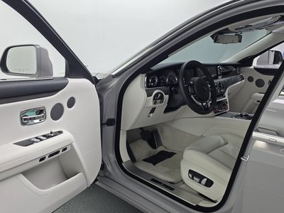 ROLLS-ROYCE GHOST - 10