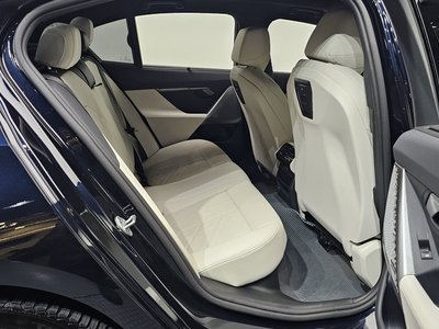 صورة مصغرة 17 لـ 2025 BMW I5