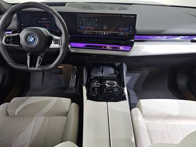 2025 BMW I5 photo 5