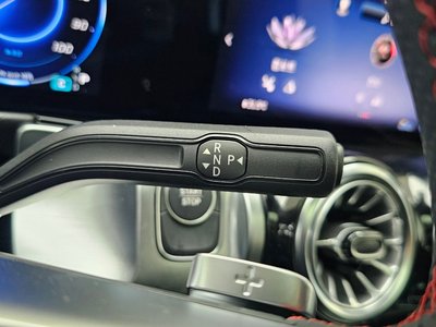 MERCEDES-BENZ EQB - 10