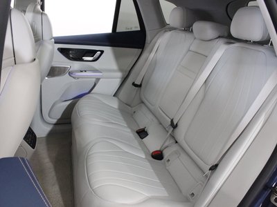 2024 Mercedes-BENZ EQE — миниатюра 17