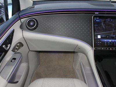 2024 Mercedes-BENZ EQE — миниатюра 19