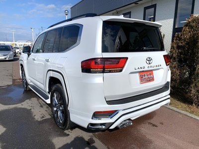 TOYOTA LAND CRUISER 300 - 7