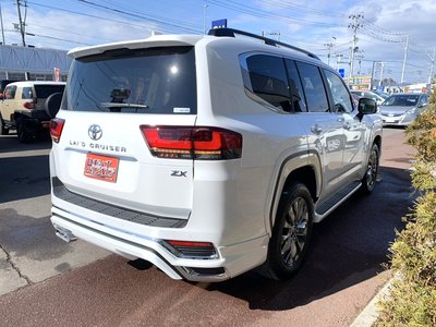 TOYOTA LAND CRUISER 300 - 9