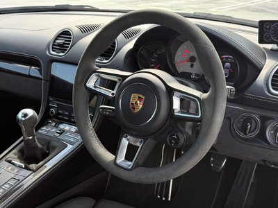 PORSCHE 718 CAYMAN GTS 4.0 - 8