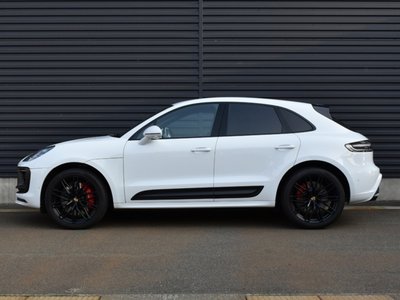 PORSCHE MACAN - 2