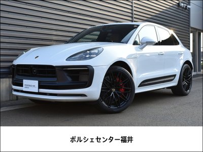 PORSCHE MACAN - 1