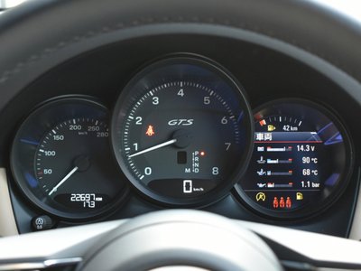 PORSCHE MACAN - 7