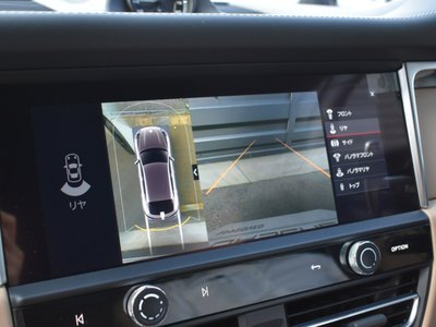 PORSCHE MACAN - 9