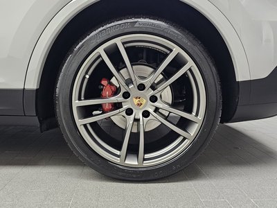 2020 Porsche CAYENNE photo 8