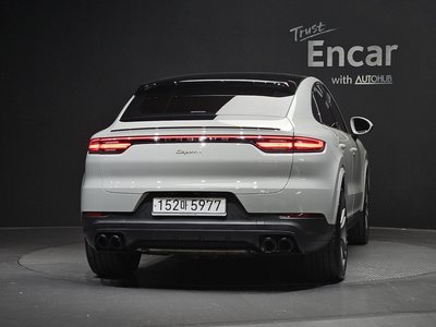 2020 Porsche CAYENNE photo 3