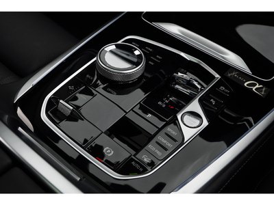صورة مصغرة 44 لـ 2025 BMW X7
