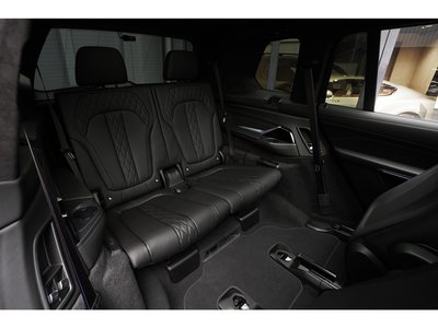 صورة مصغرة 24 لـ 2025 BMW X7