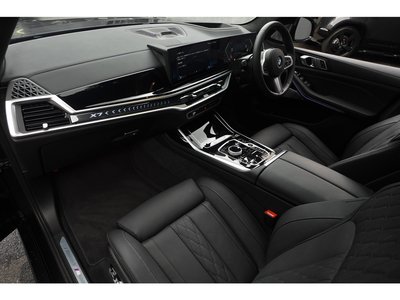 صورة مصغرة 16 لـ 2025 BMW X7