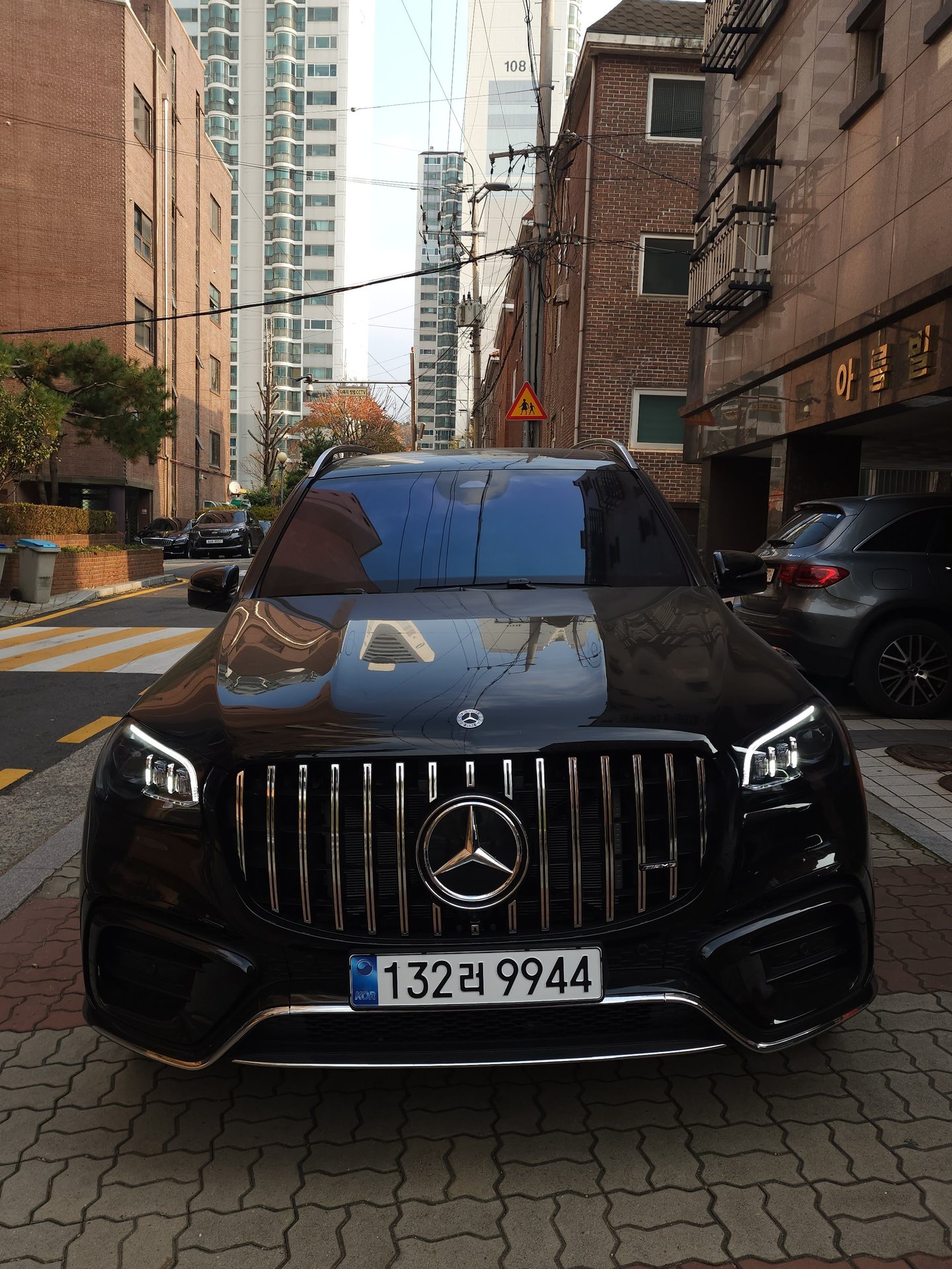 MERCEDES-BENZ GLS - View 1