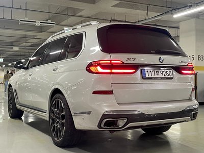 BMW X7 - 7