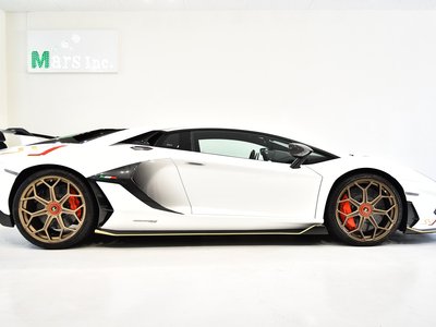 LAMBORGHINI AVENTADOR - 5