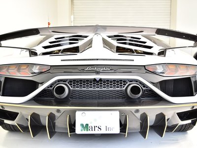 LAMBORGHINI AVENTADOR - 8