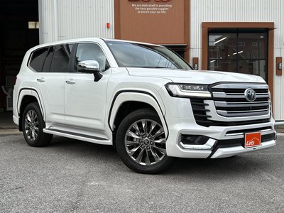 صورة 5 لـ 2024 Toyota LAND CRUISER 300