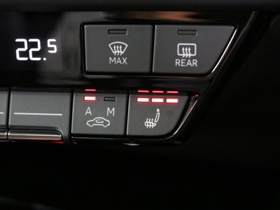 2025 AUDI Q4 SPORTBACK E-TRON thumbnail 17