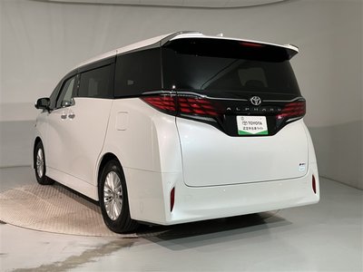 2025 Toyota ALPHARD — фото 5