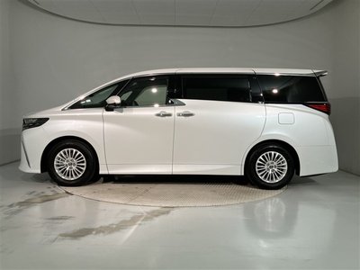 2025 Toyota ALPHARD — фото 3