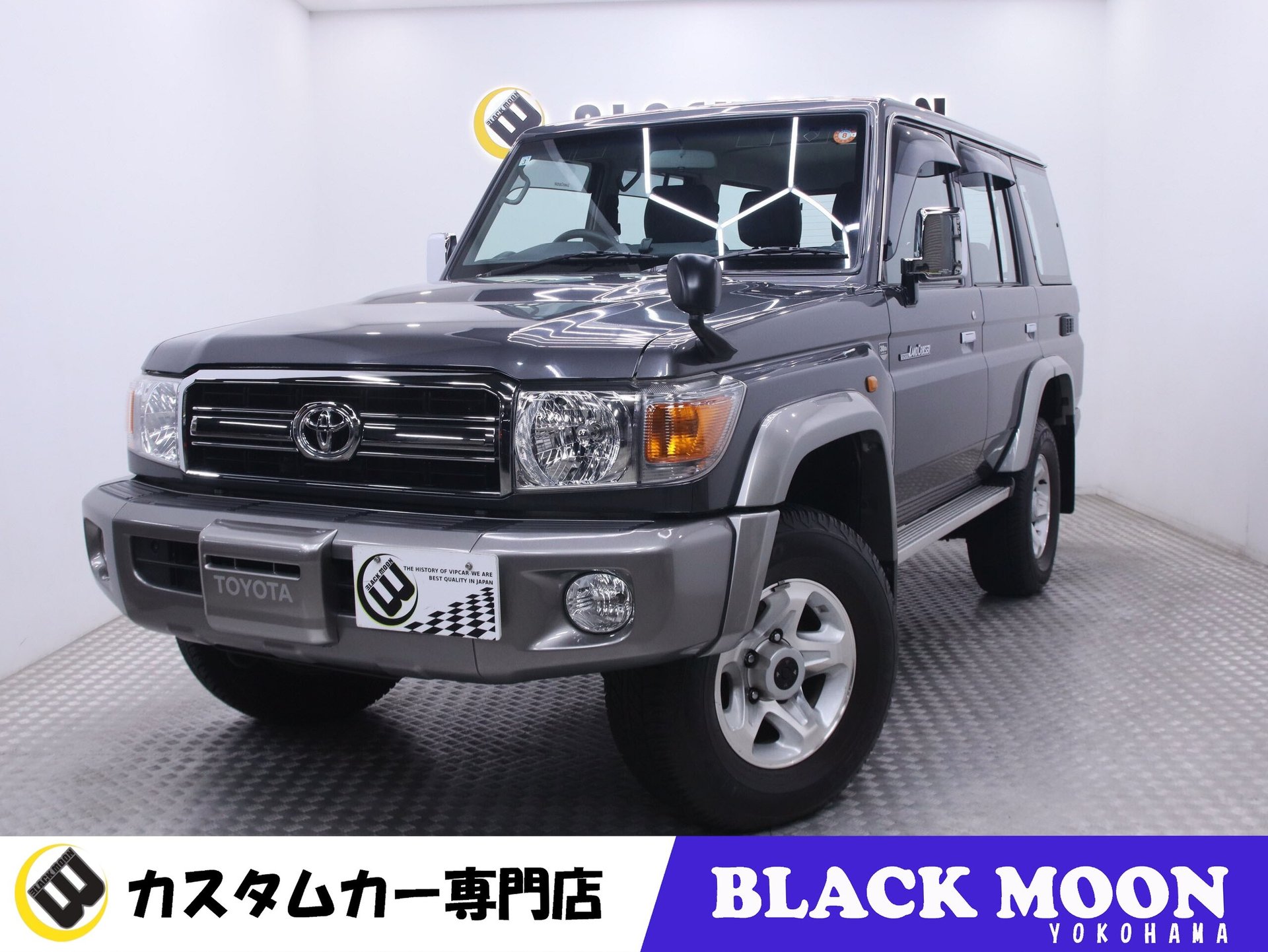 TOYOTA LAND CRUISER 70 - View 1