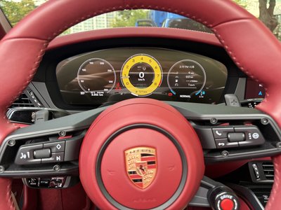 صورة 8 لـ 2025 Porsche 911