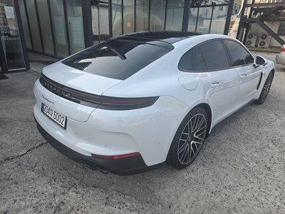 PORSCHE PANAMERA - 5