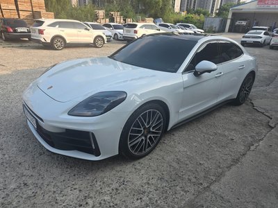 PORSCHE PANAMERA - 1