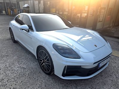 PORSCHE PANAMERA - 4